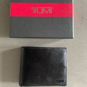 Tumi Wallet - never used
